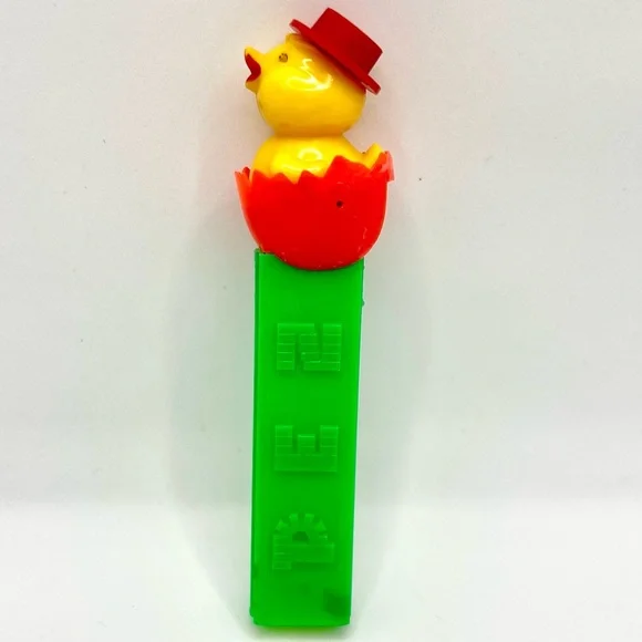 Vintage PEZ Chick in the Egg With Hat Candy Dispenser - Picture 2 of 6